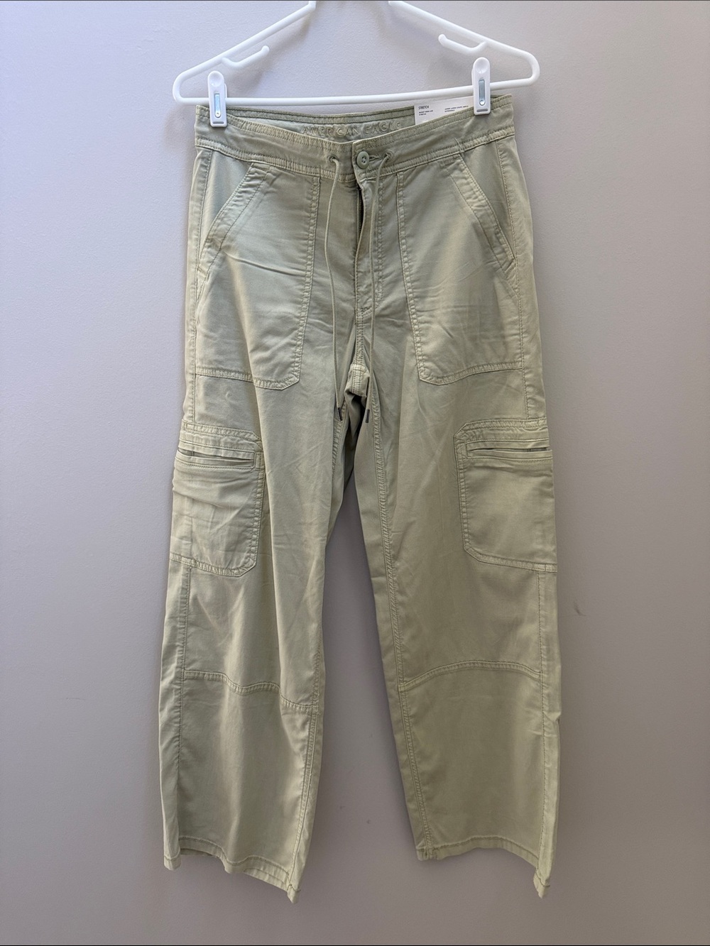 NWT Women’s AE Wide Leg Highrise Utility Pants in Light Olive Sz 4 Short